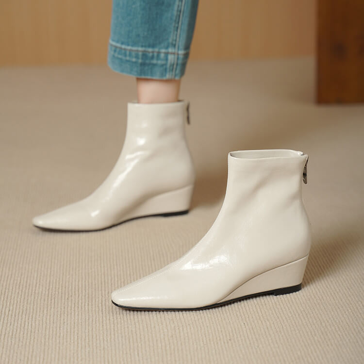 Elegant Pointed-Toe Wedge Ankle Boots - Oiled Lambskin Y2765 Boots Y2765