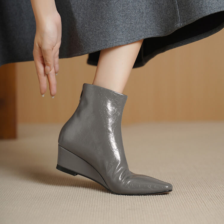 Elegant Pointed-Toe Wedge Ankle Boots - Oiled Lambskin Y2765 Boots Y2765