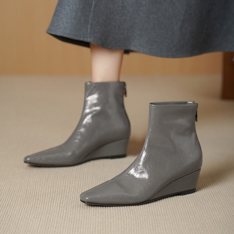 Elegant Pointed-Toe Wedge Ankle Boots - Oiled Lambskin Y2765 Boots Y2765