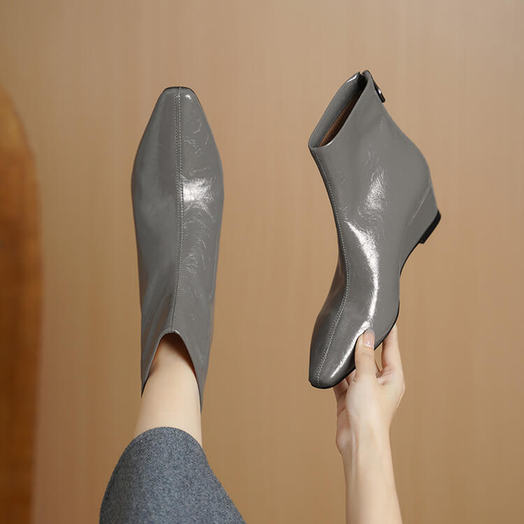 Elegant Pointed-Toe Wedge Ankle Boots - Oiled Lambskin Y2765 Boots Y2765