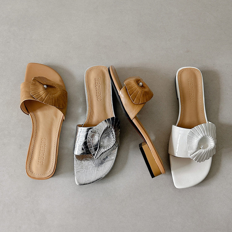 Handcrafted Leather Slide Sandals with Floral Knot Accent Y2814