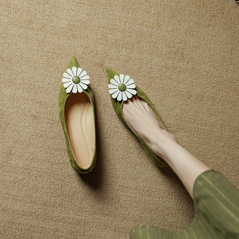 Ladies Pointy Toe Flats with Flower Decoration